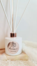 Load image into Gallery viewer, White Linen & Lavender Luxury Diffuser - VR Home by Yinka