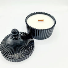 Load image into Gallery viewer, Large Vintage Boutique Crackling Wick Candle, Black, 450g - VR Home by Yinka
